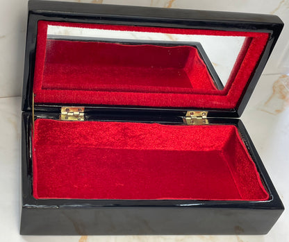 Vintage Oriental Lacquerware & Mother of Pearl Jewellery Box
